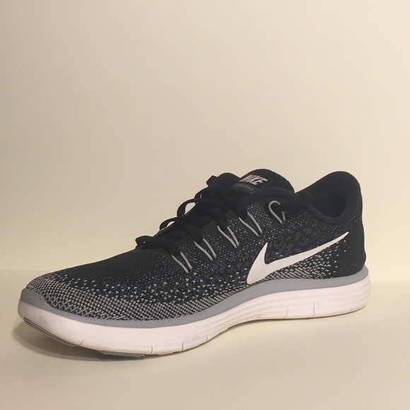 {keywor d} nike free run distance